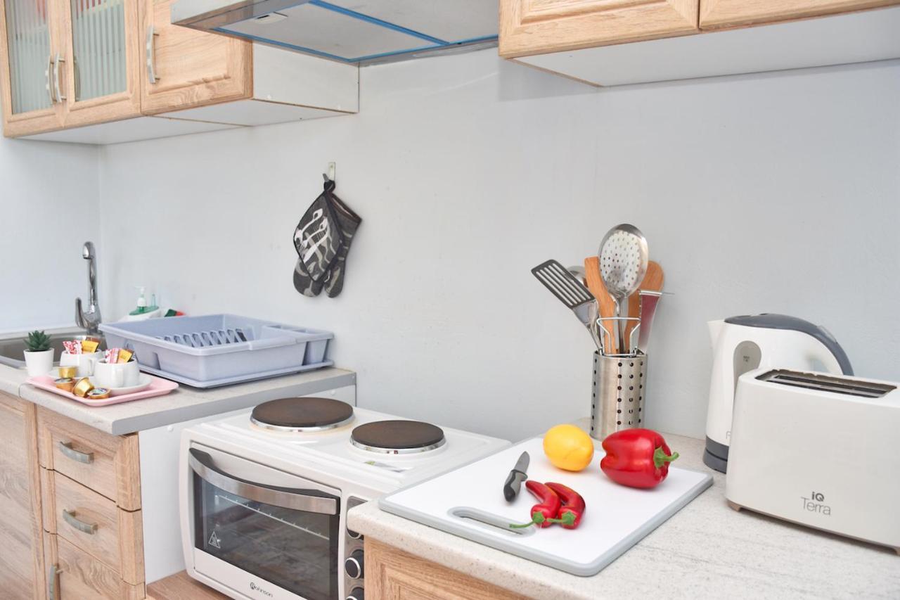 Mike'S Apartments 아기오스고르디오스 외부 사진