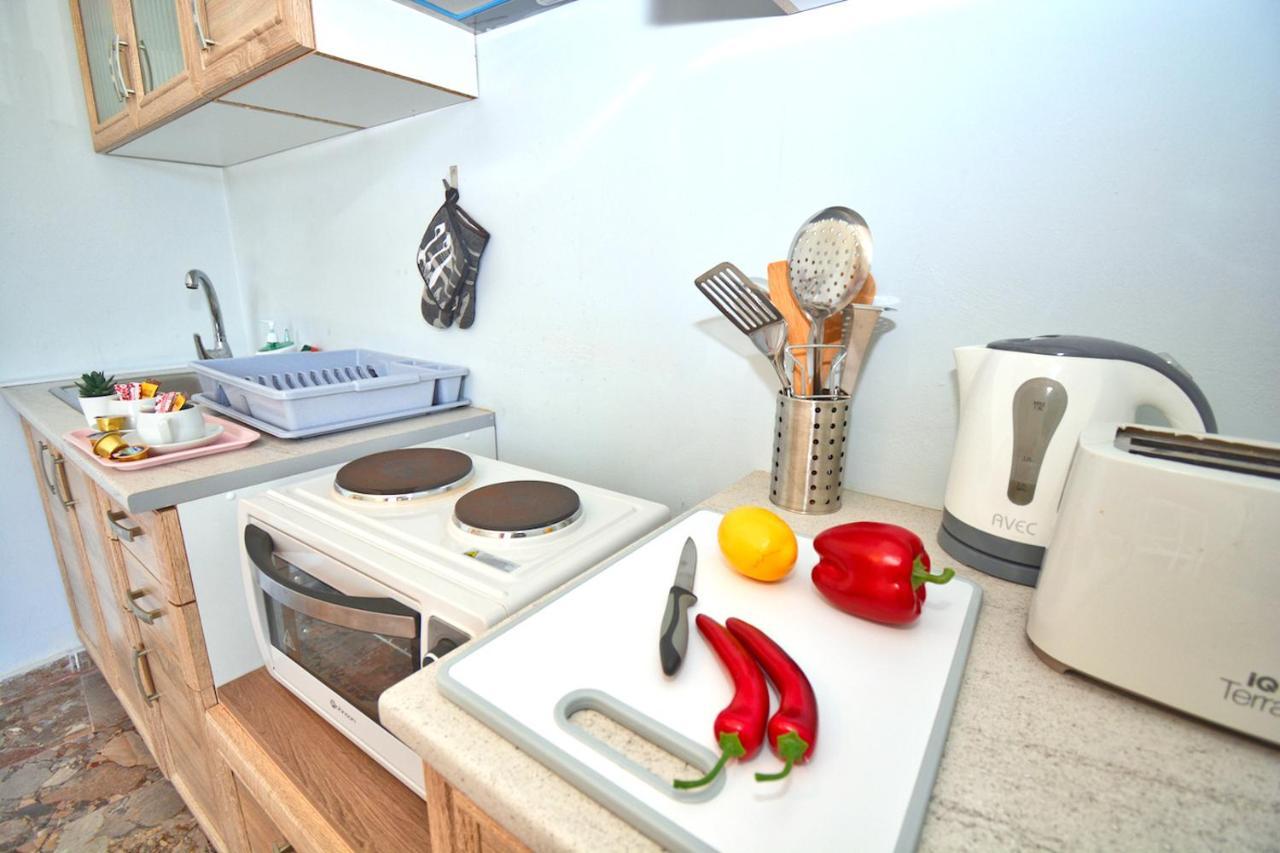 Mike'S Apartments 아기오스고르디오스 외부 사진