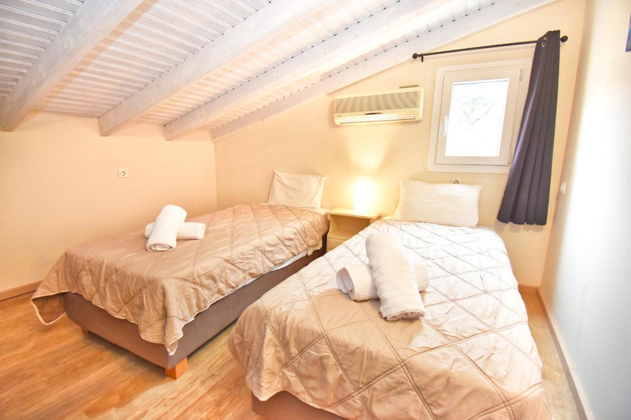 Mike'S Apartments 아기오스고르디오스 외부 사진